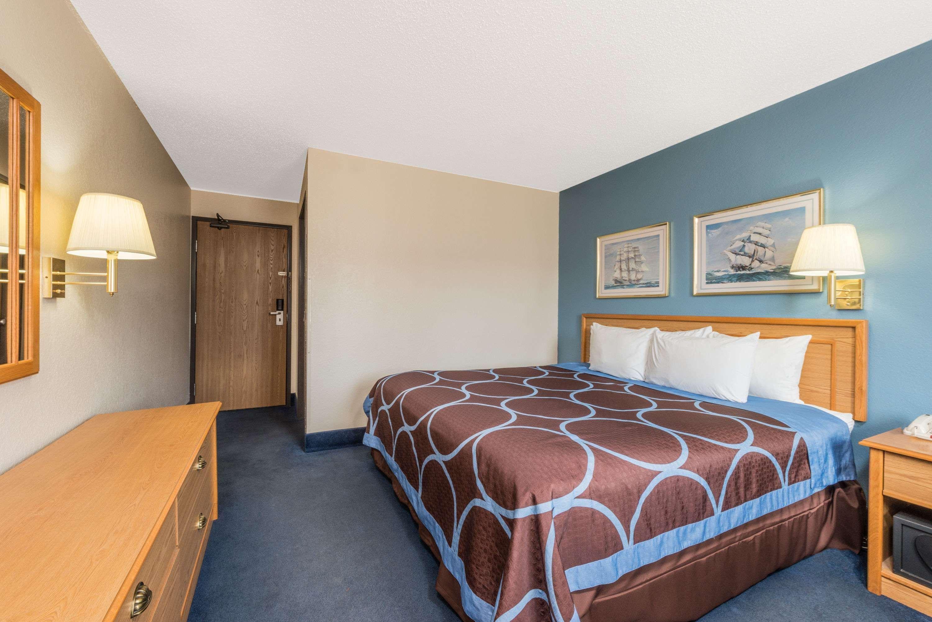 Super 8 By Wyndham Potosi Hotell Exteriör bild