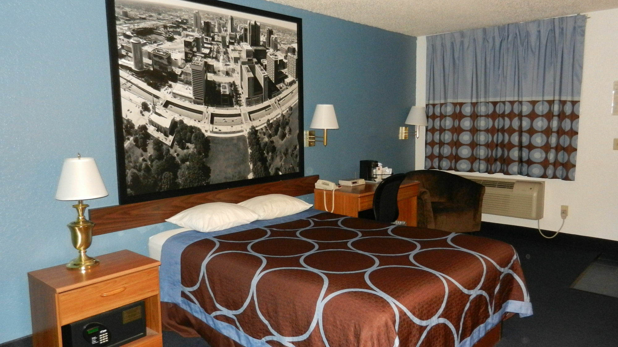 Super 8 By Wyndham Potosi Hotell Exteriör bild